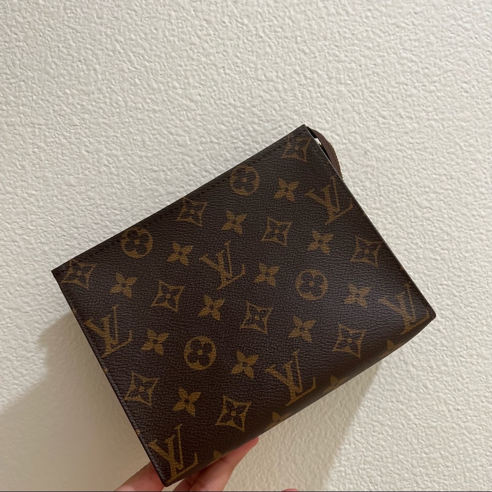 louis vuitton toiletry 19 pochette